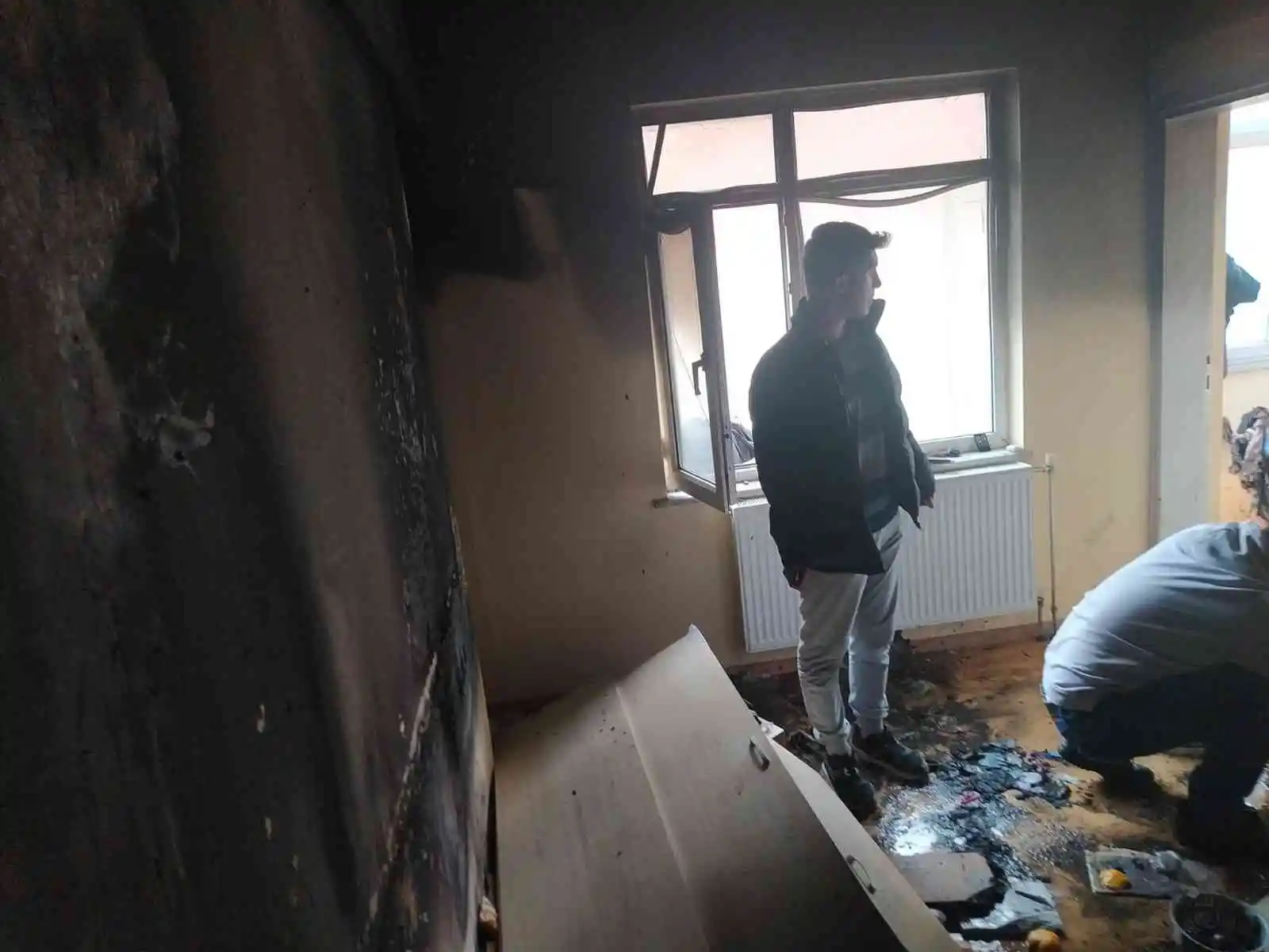 Üniversite öğrencileri yanmaktan son anda kurtuldu