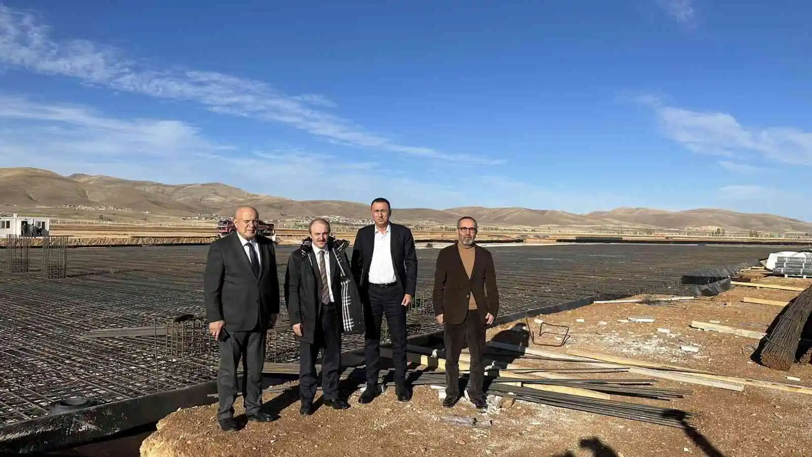 Vali Epcim ve Başkan Pekmezci, Gümüşhane-Bayburt Havalimanında incelemelerde bulundu