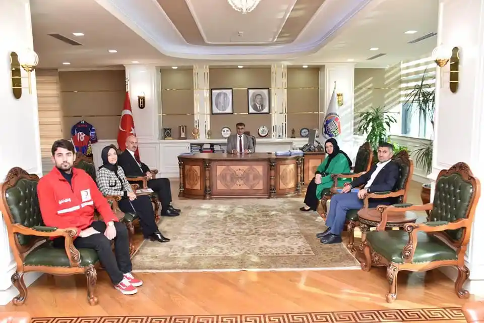 Vali Gürel'e "Kızılay Haftası" ziyareti