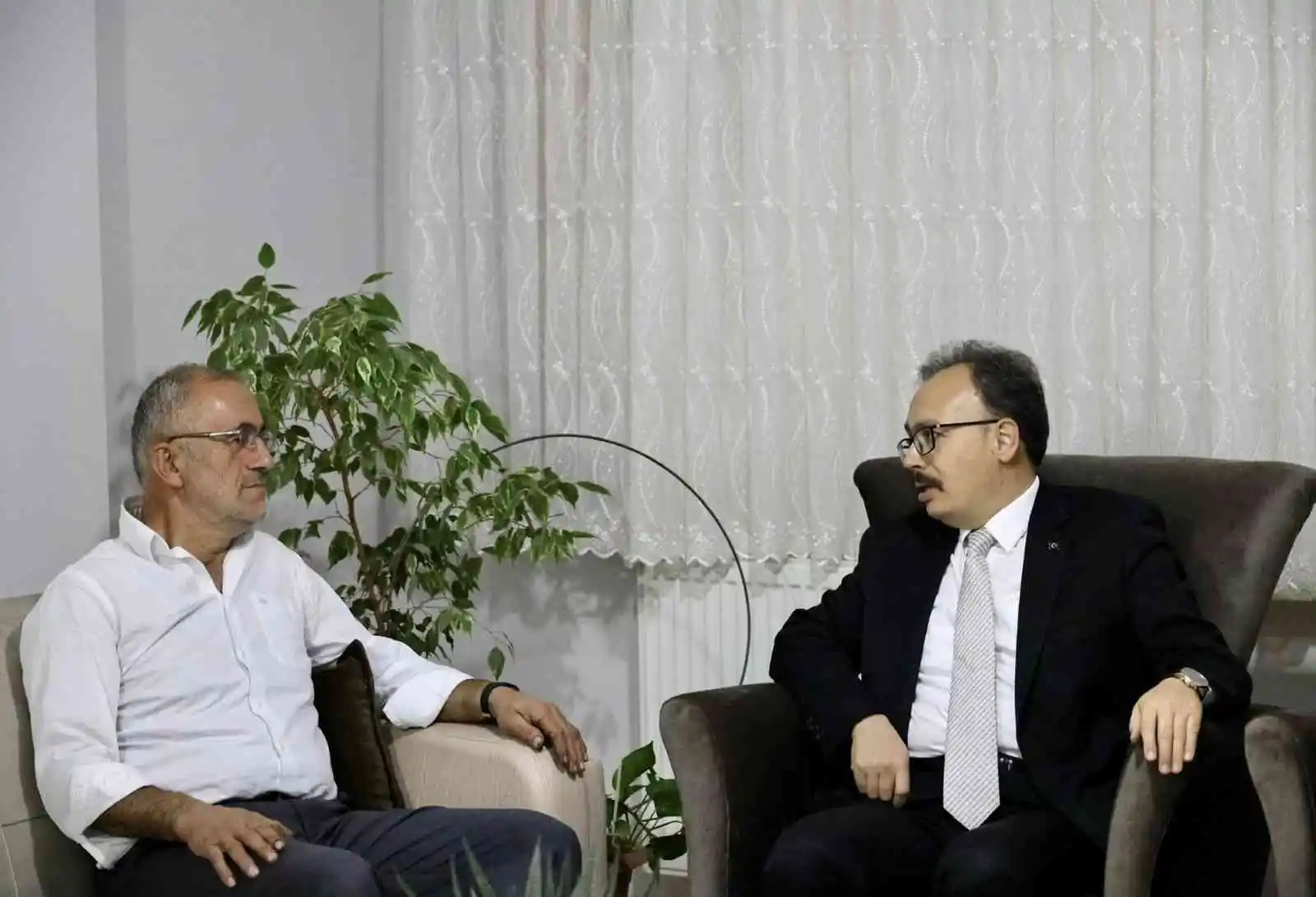 Vali Kızılkaya,