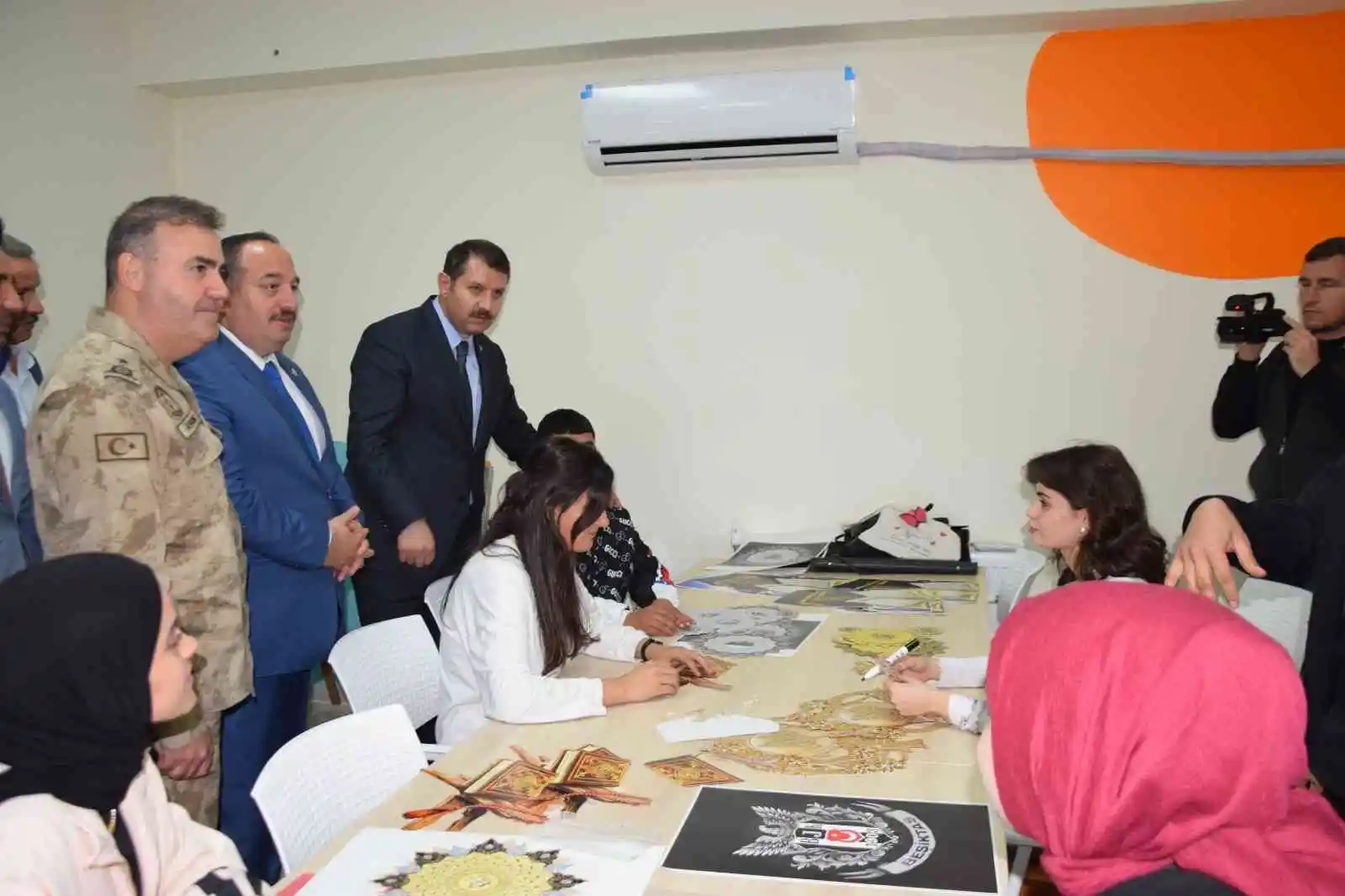 Viranşehir’de gençlik merkezinin açılışı yapıldı