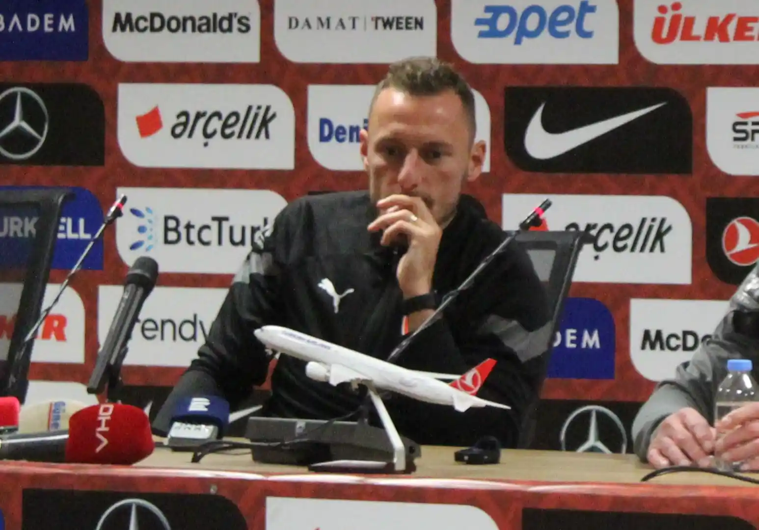 Vladamir Coufal: "Güzel bir atmosferde güçlü bir rakibe karşı oynayacağız"