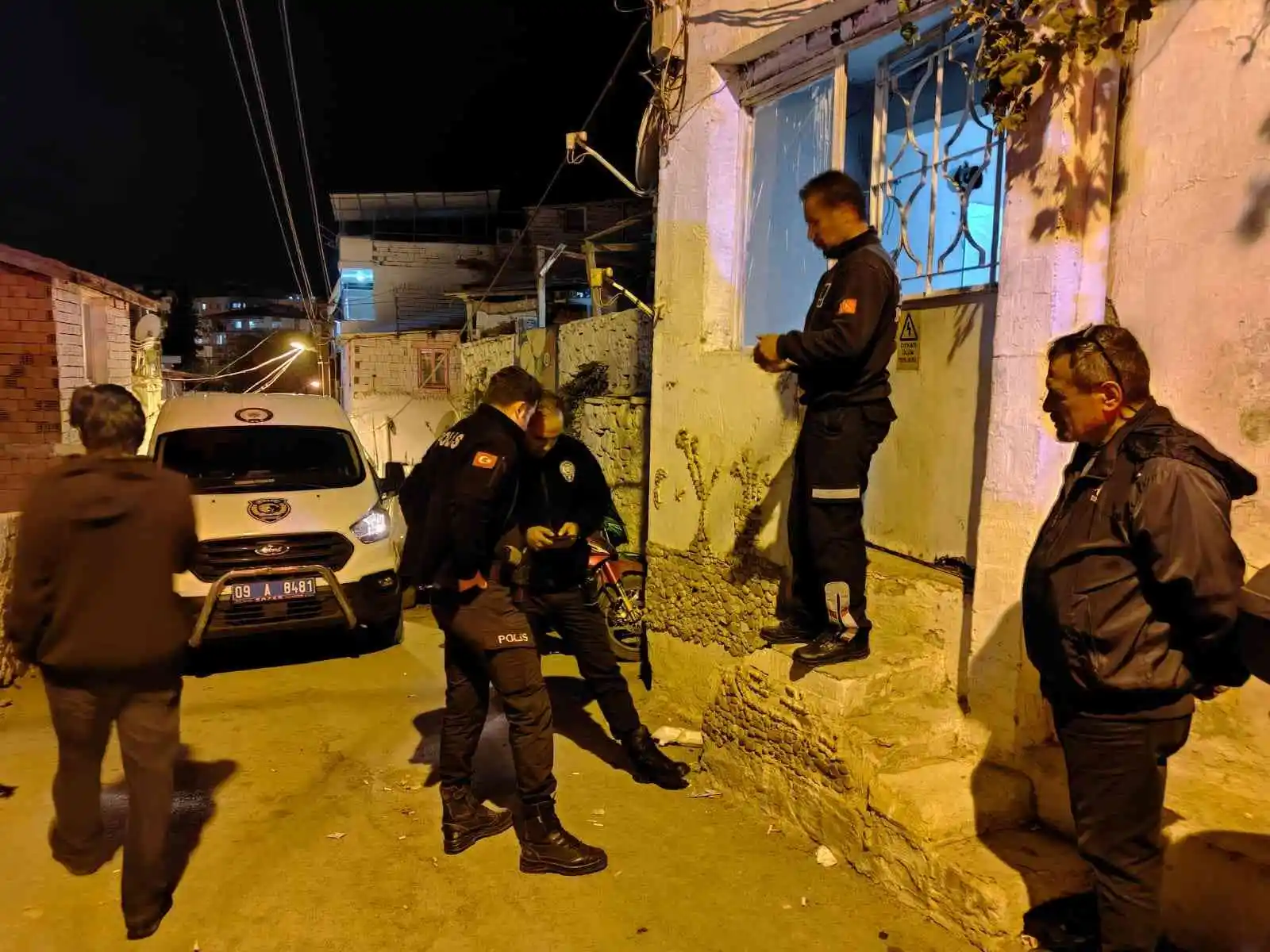 Yalnız yaşadığı evinde ölü bulundu