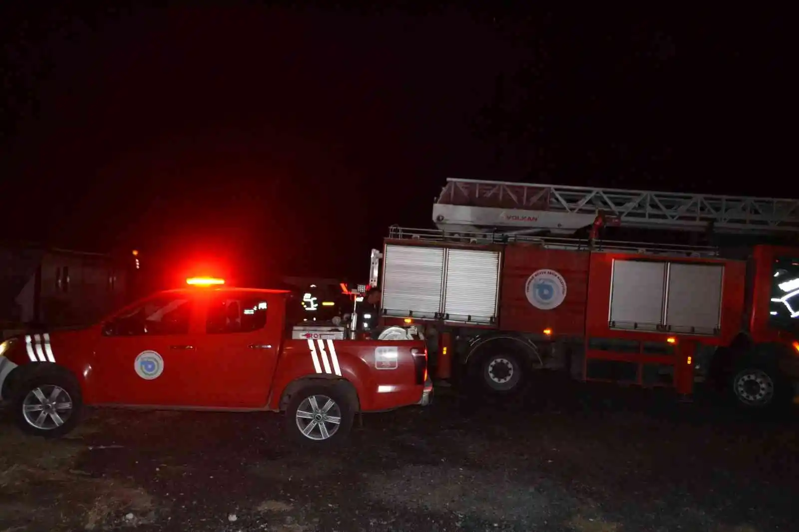Yediemin otoparkında patlama: Isınmak için yaktığı lastik bomba gibi patladı