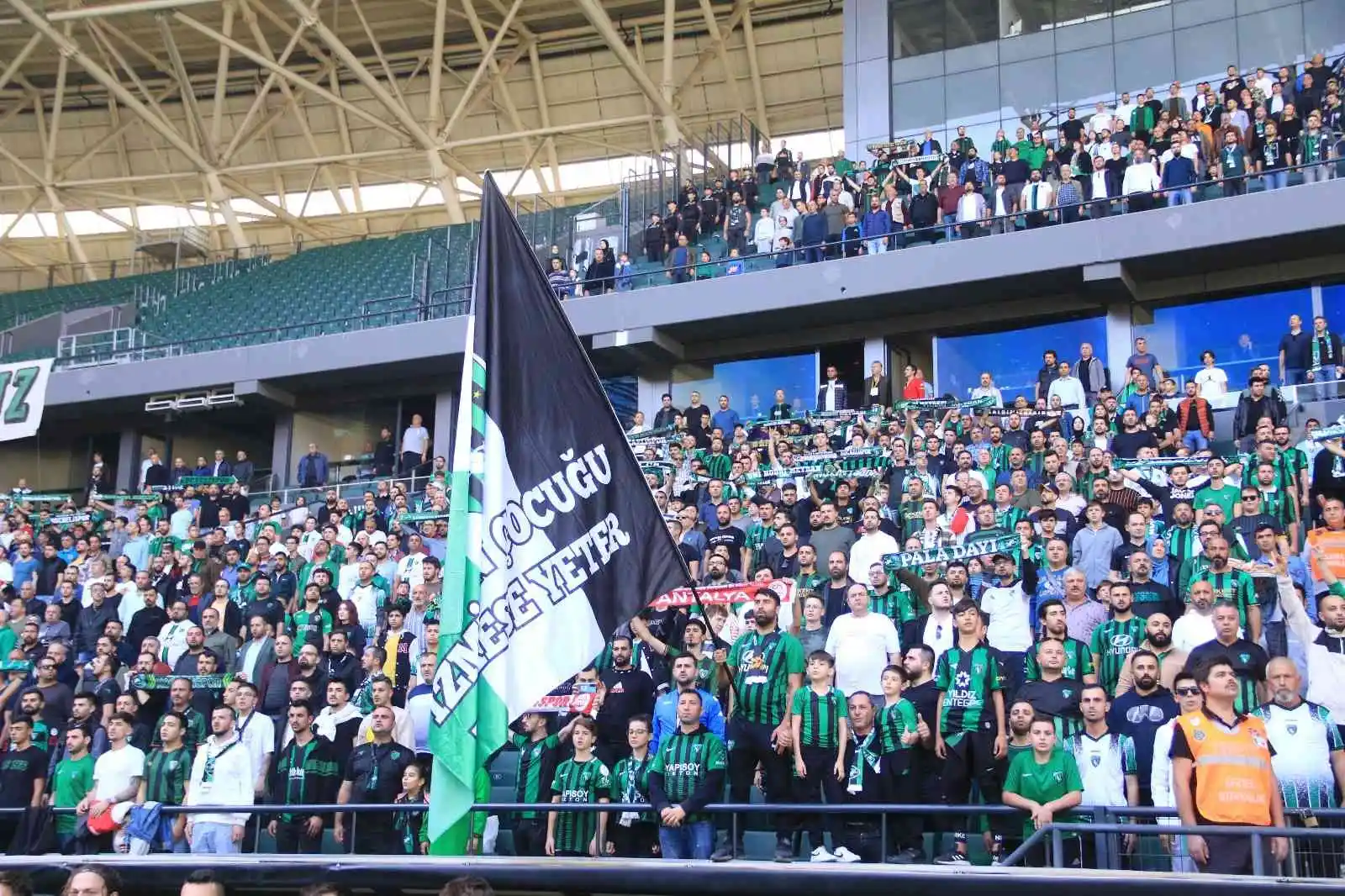 Yeni lider Kocaelispor
