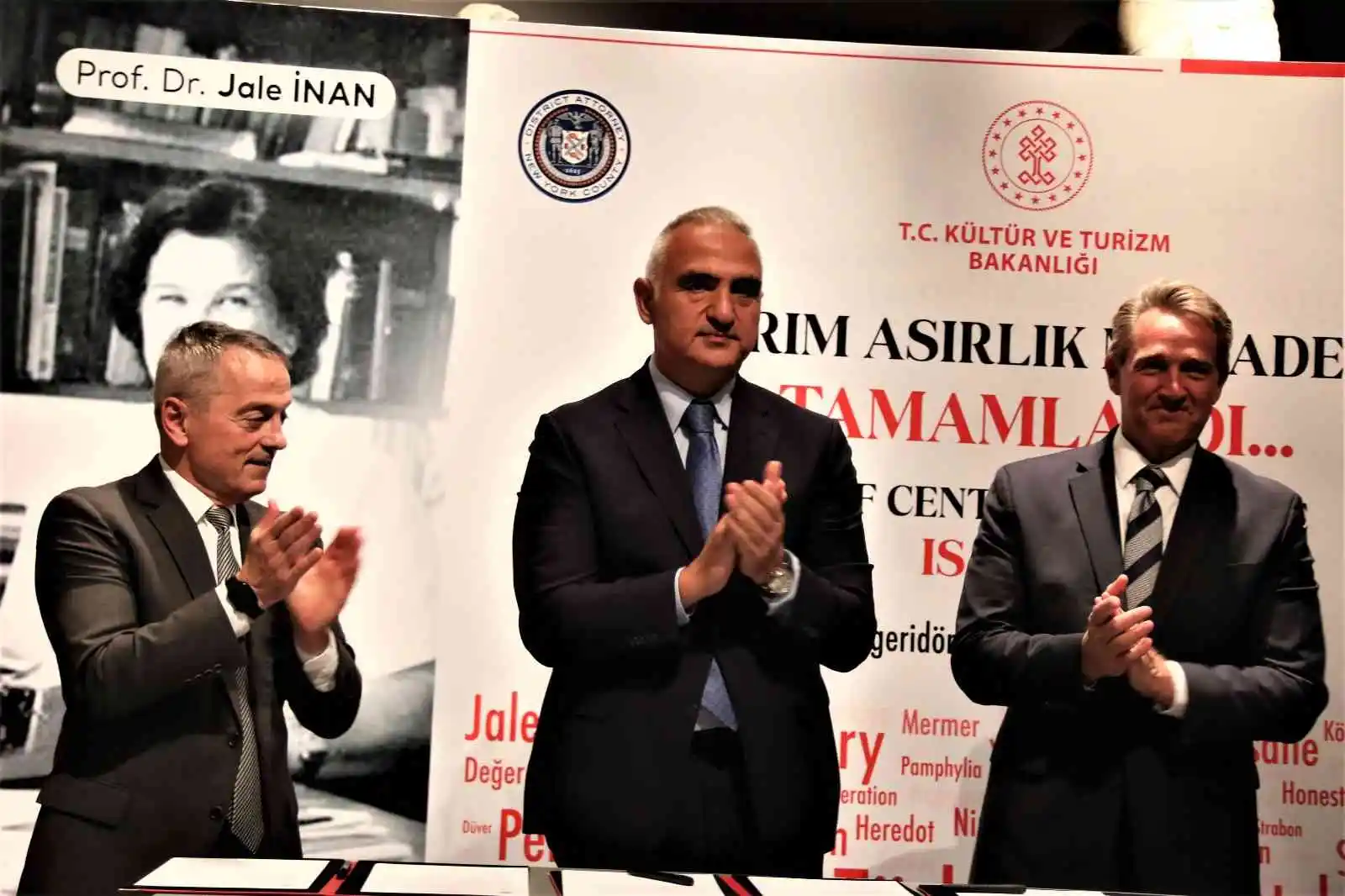 Yıllar önce Türkiye’den yağmalanarak Amerika’ya götürülen 9 parçadan oluşan 6 eser ait oldukları yere kazandırıldı
