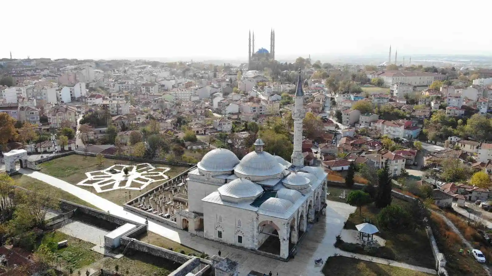 Yıpranan asırlık mezar taşları onarıldı