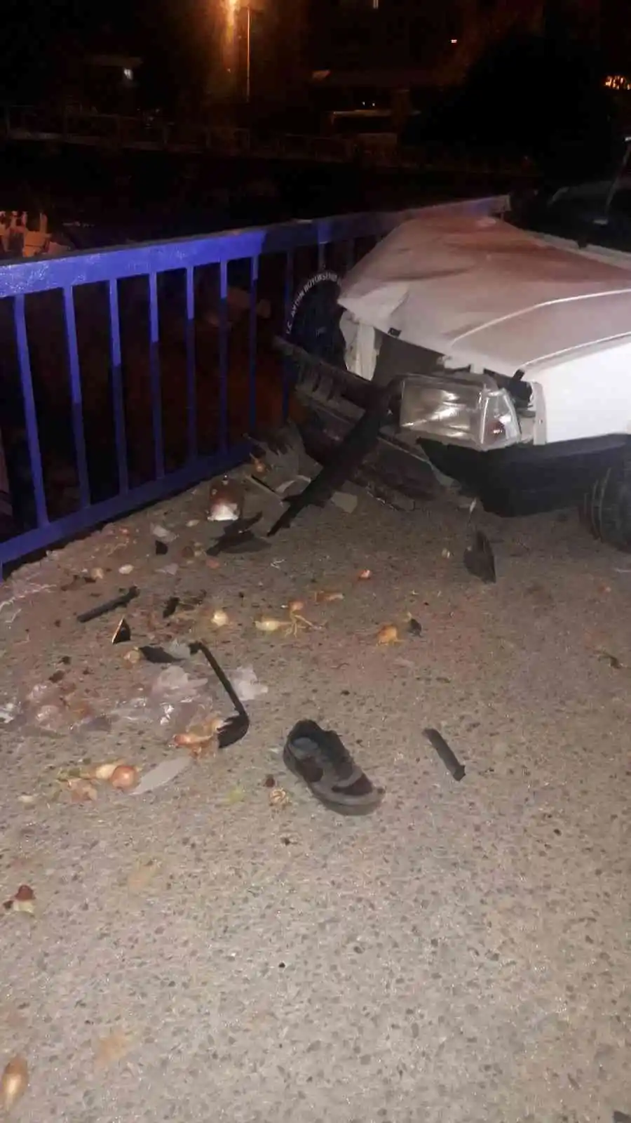 Yoldan çıkan otomobilin çarptığı çocuk hayatını kaybetti
