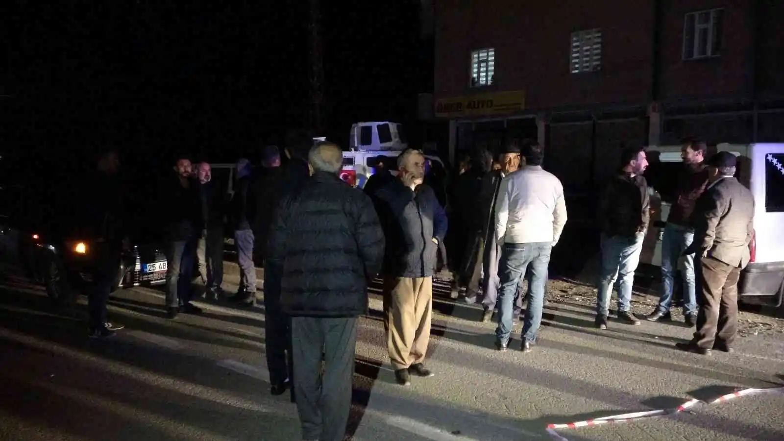 Yüksekova'da peş peşe iki aracın çarptığı şahıs hayatını kaybetti
