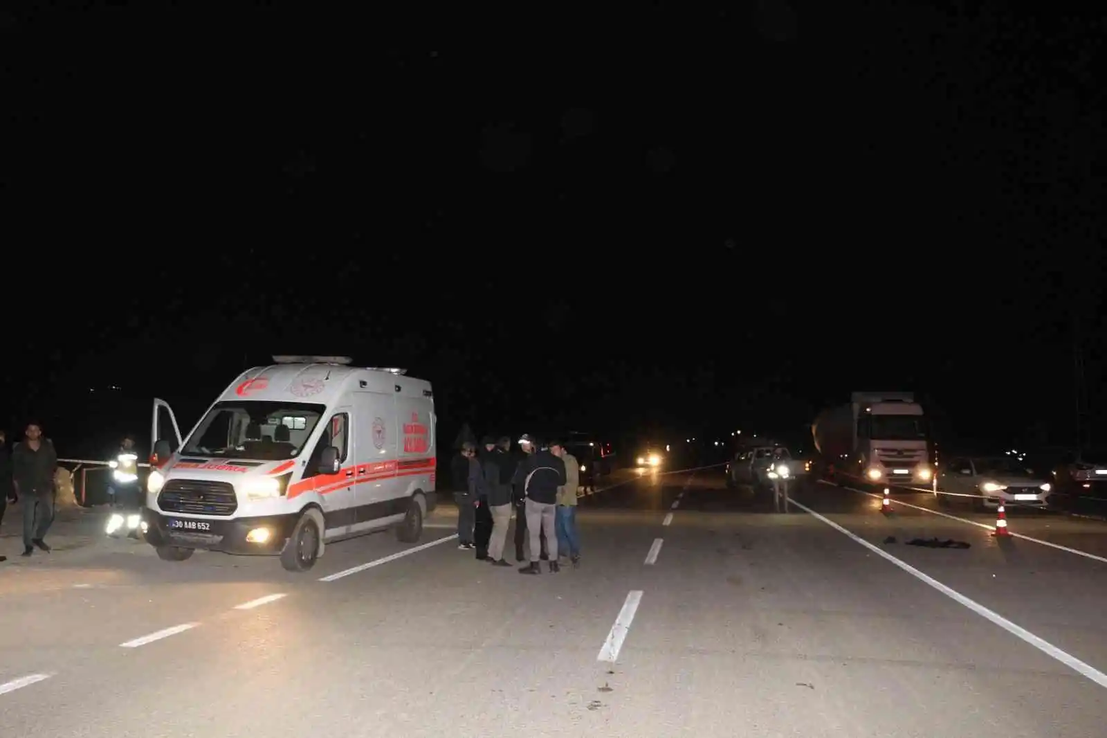Yüksekova’da peş peşe iki aracın çarptığı şahıs hayatını kaybetti
