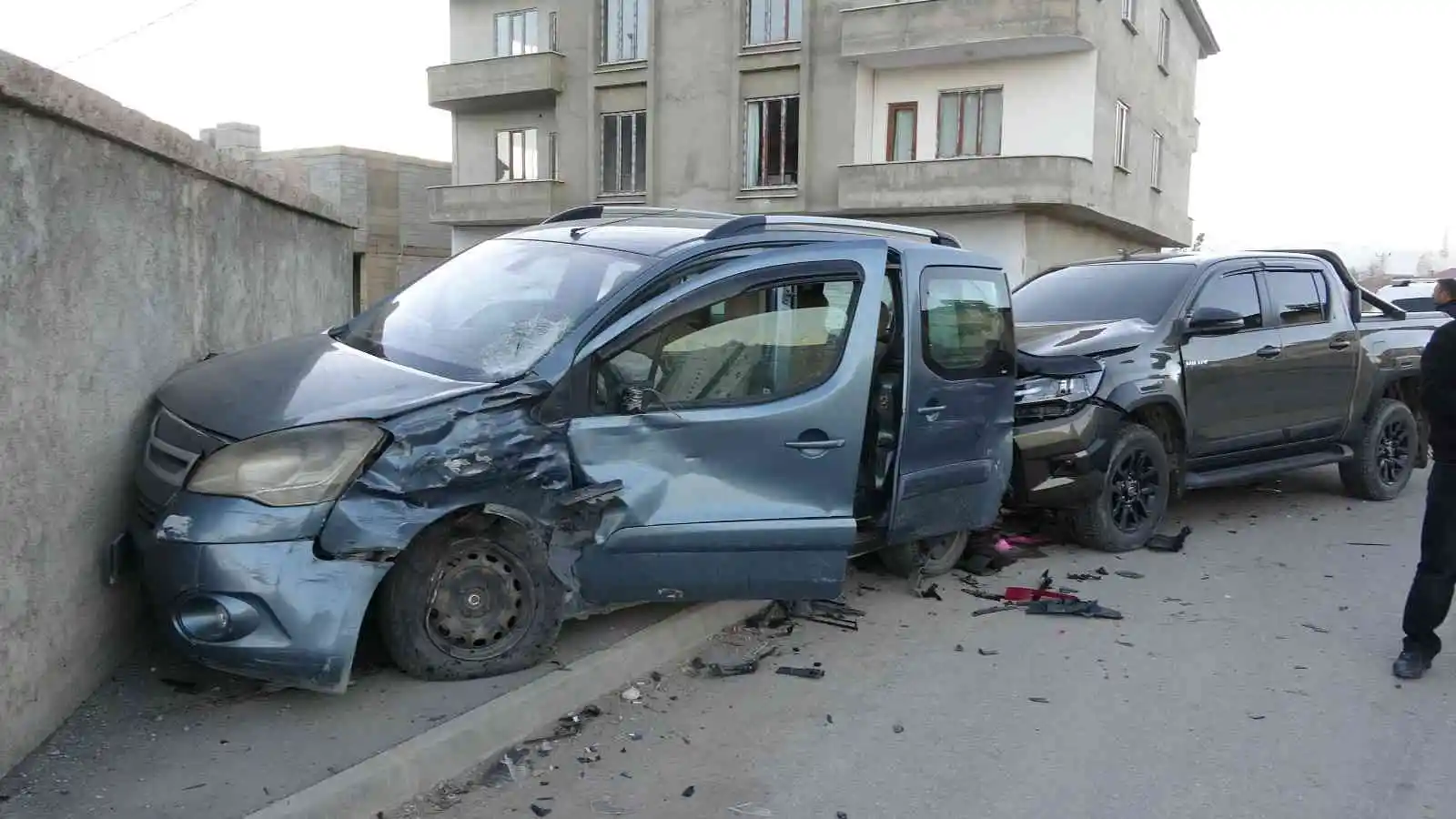 Yüksekova’da trafik kazası: 3 yaralı
