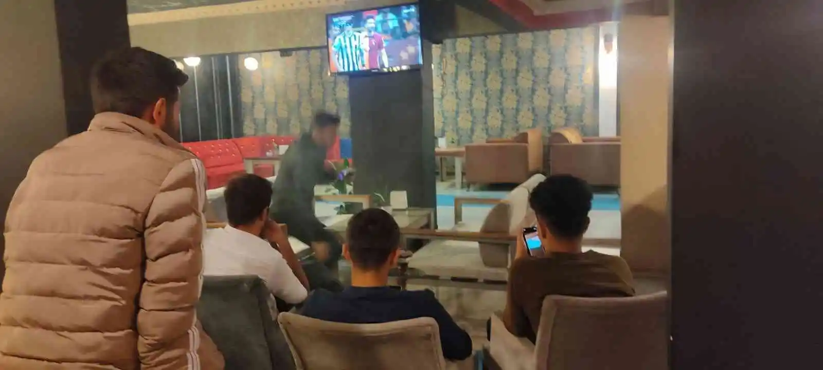 Yüksekovalılar Galatasaray- Beşiktaş maçına kilitlendi