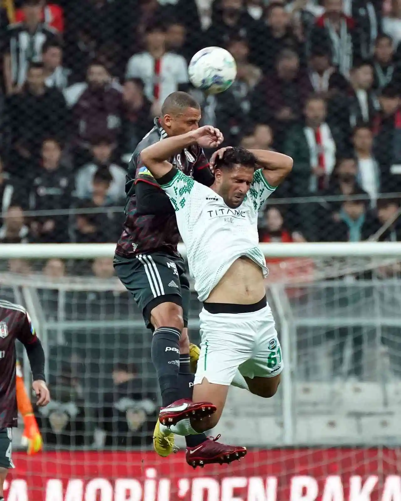 Ziraat Türkiye Kupası: Beşiktaş: 3 - Serik Belediyespor: 0 (İlk yarı)
