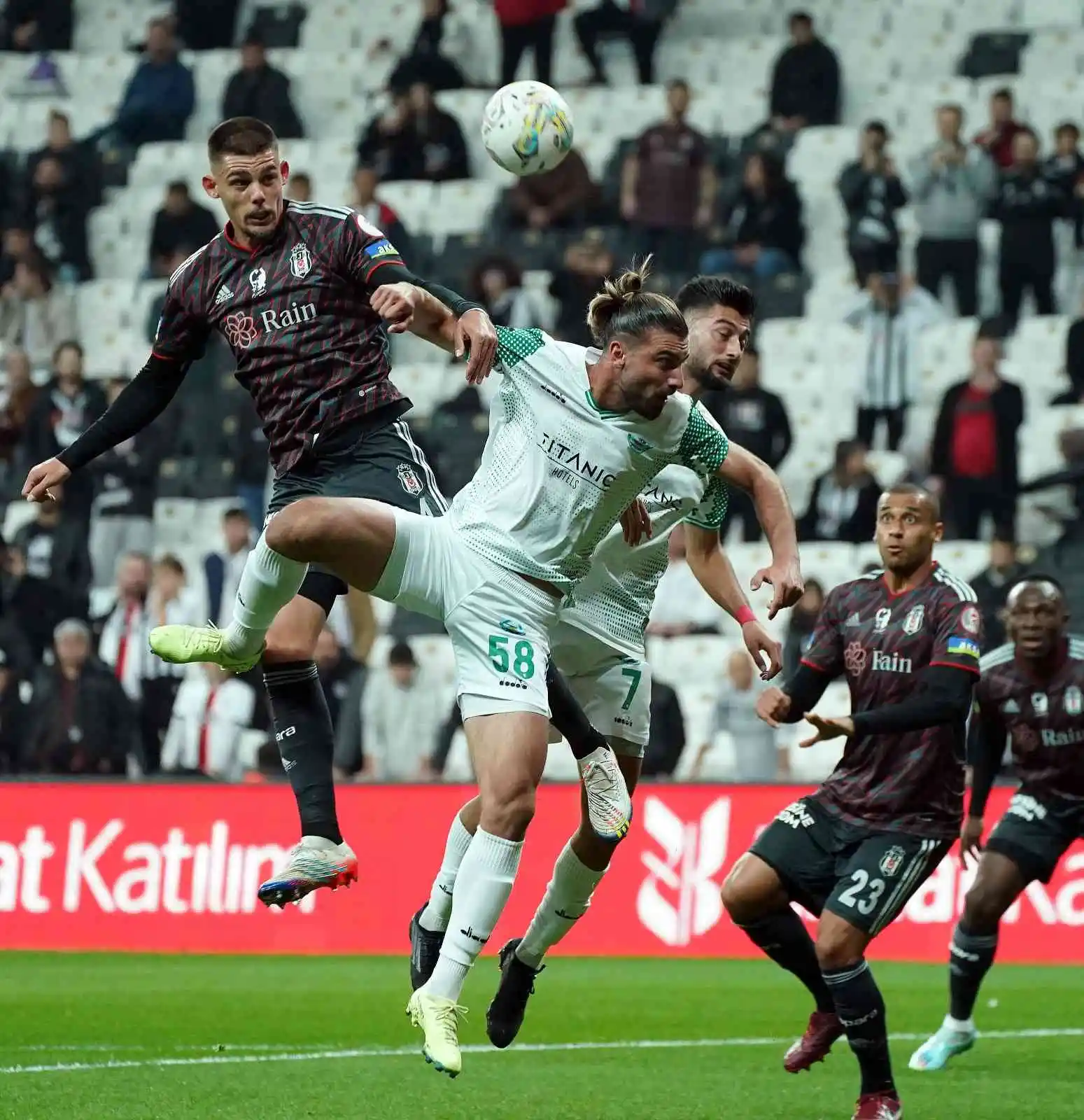 Ziraat Türkiye Kupası: Beşiktaş: 3 - Serik Belediyespor: 0 (İlk yarı)
