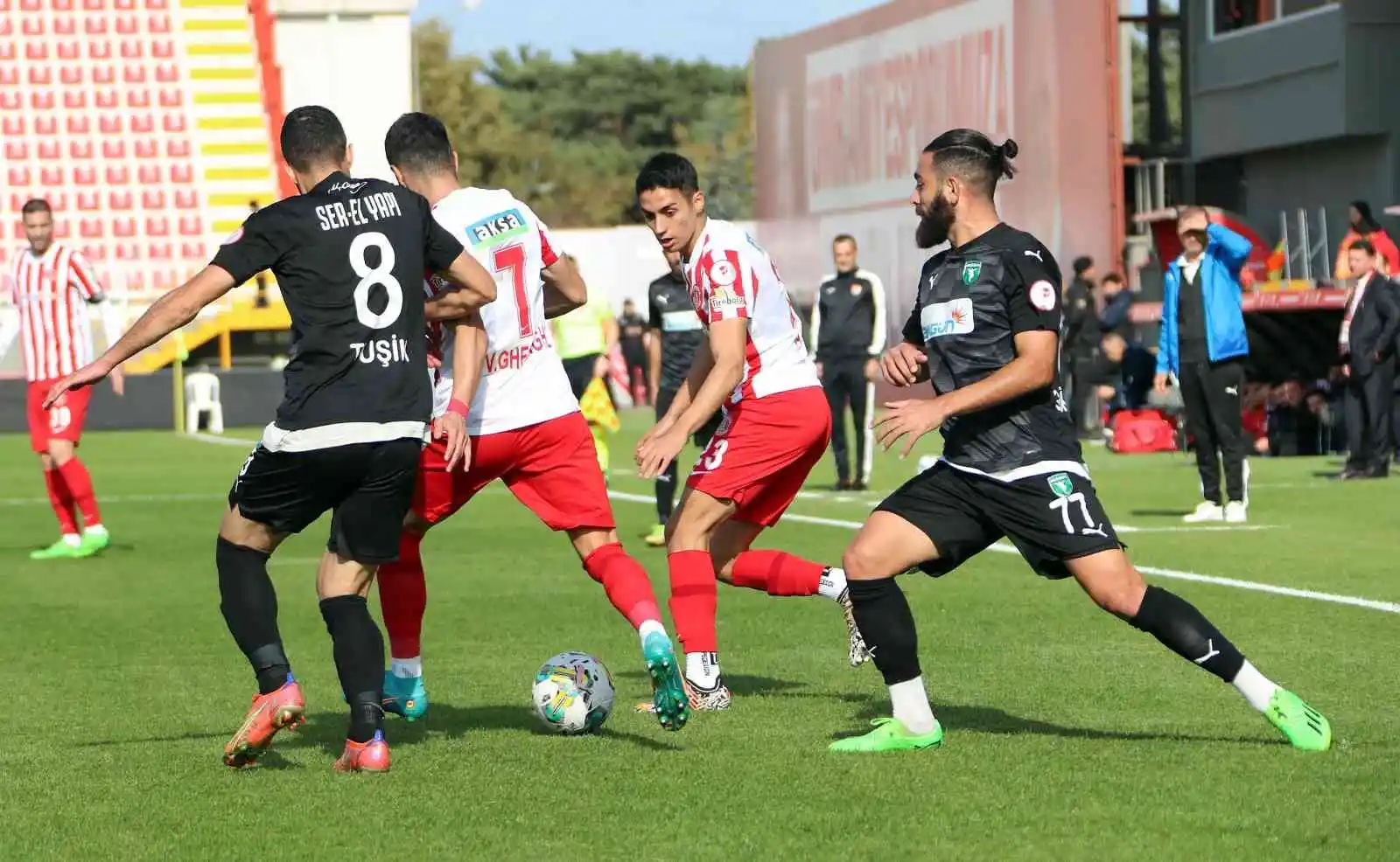 Ziraat Türkiye Kupası: Ümraniyespor: 4 - Efeler 09 Spor Futbol Kulübü: 0
