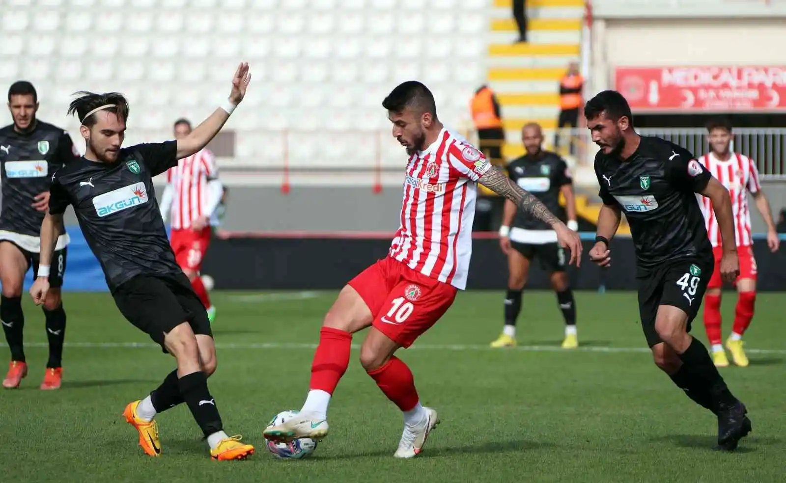 Ziraat Türkiye Kupası: Ümraniyespor: 4 - Efeler 09 Spor Futbol Kulübü: 0
