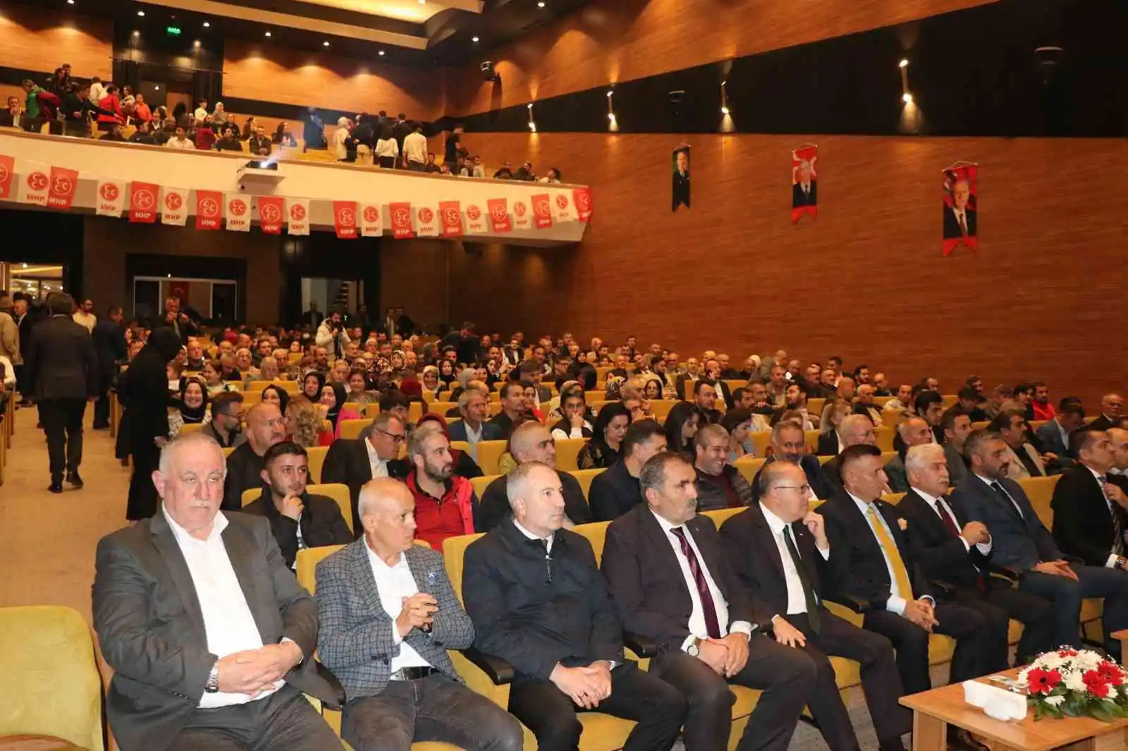 Zonguldak’ta MHP’ye 500 yeni katılım