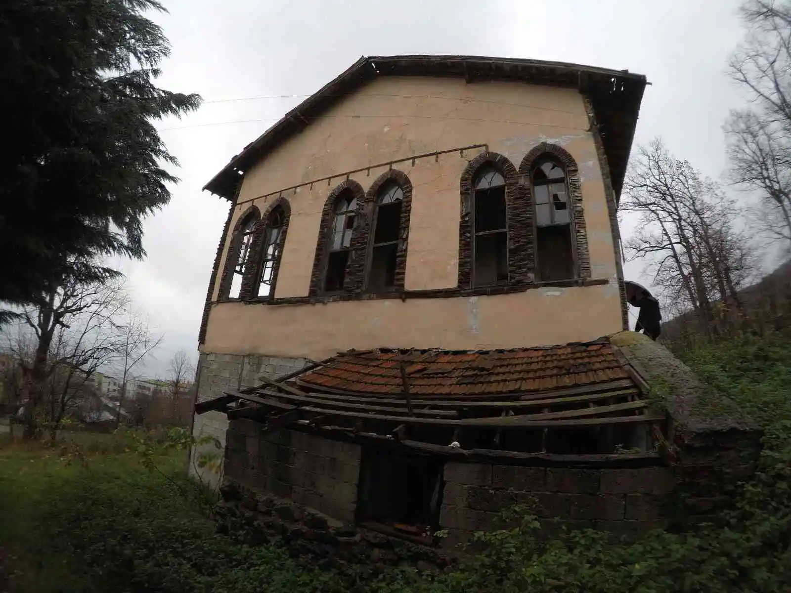 149 yıllık Amerikan Koleji dönemin izlerini taşıyor