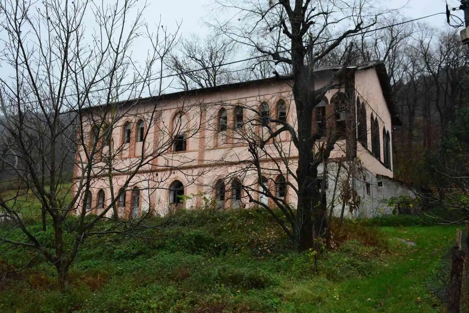 149 yıllık Amerikan Koleji dönemin izlerini taşıyor
