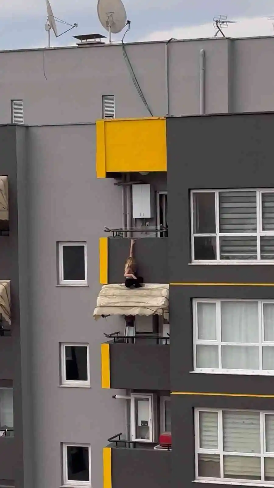 8 katlı binada korku dolu anlar