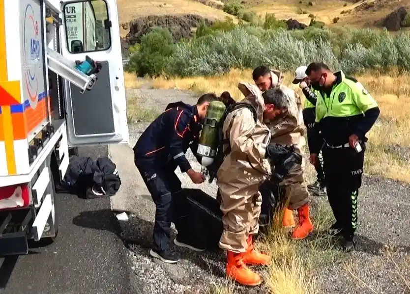 AFAD ekipleri kimyasal sızıntı yaşanan tıra müdahale etti