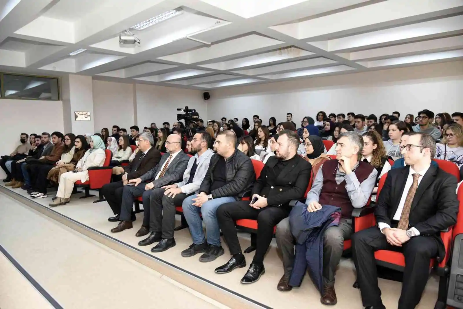 Afyonkarahisar'da, "İnsan Haklarını Koruma Mekanizmaları" paneli gerçekleştirildi
