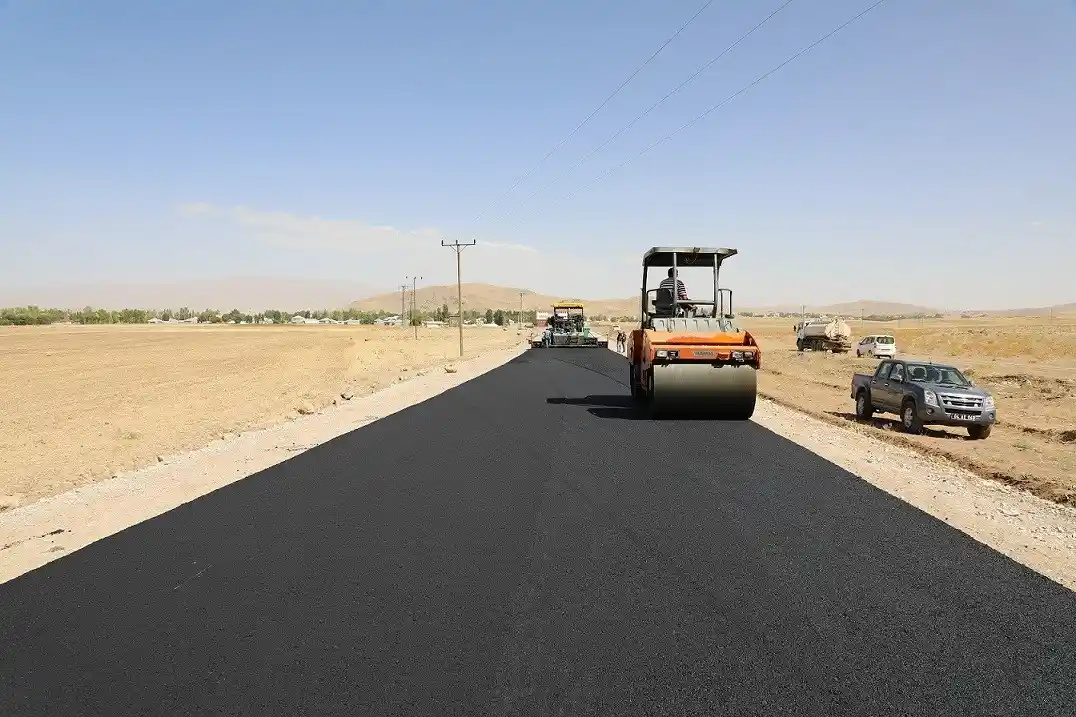 Ağrı’da bin 156 kilometrelik köy yolu sıcak asfaltla buluştu
