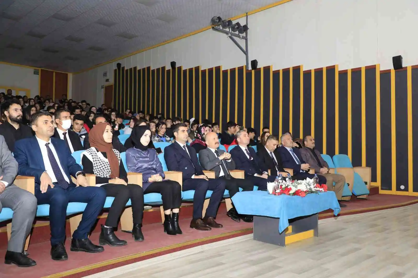 Ağrı’da Hayrettin Atmaca Anadolu Lisesi şiir dinletisi