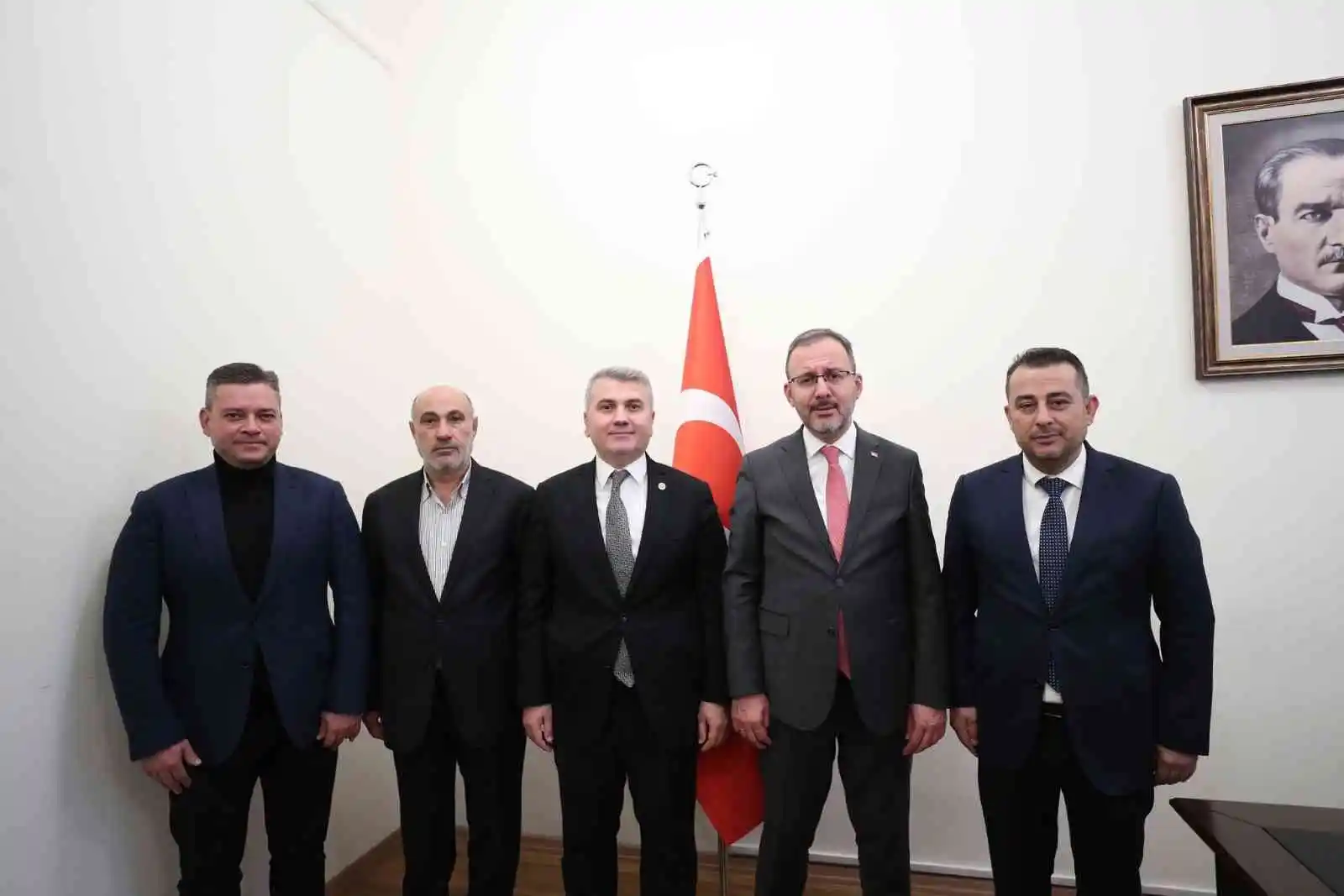 AK Parti Balıkesir Milletvekili Dr. Mustafa Canbey, Körfez'e 100 milyonu aşan yatırım müjdesi verdi