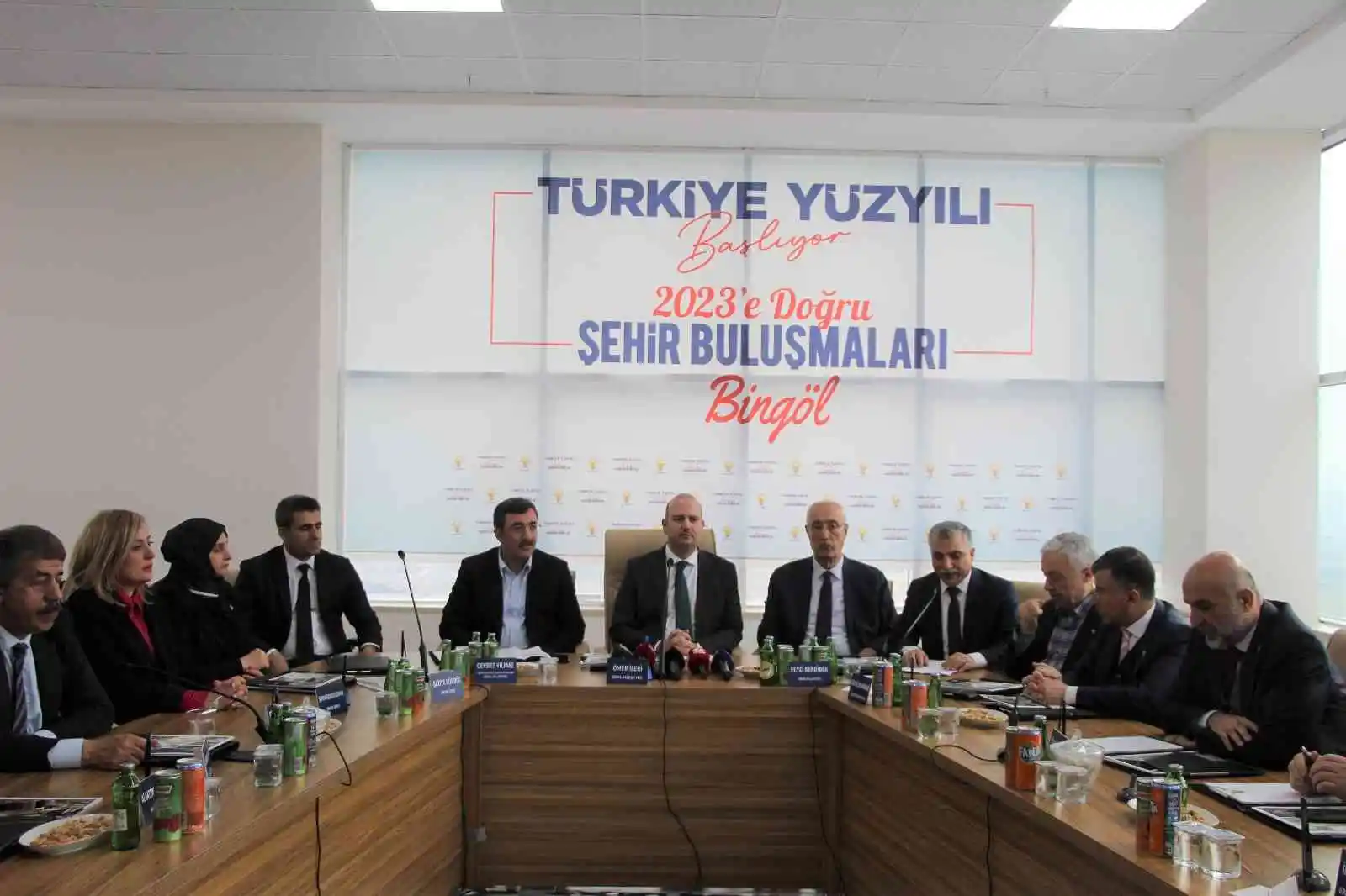 AK Parti Genel Başkan Yardımcısı İleri: ’’Türkiye’de, yurt içinde bulamadıkları vizyonu maalesef yabancı danışmanlar ile bulmaya çalışıyorlar’’