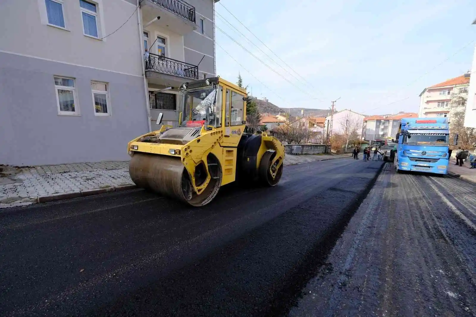 Akdağmadeni’nde bir mahallede daha asfalt çalışması tamamlandı
