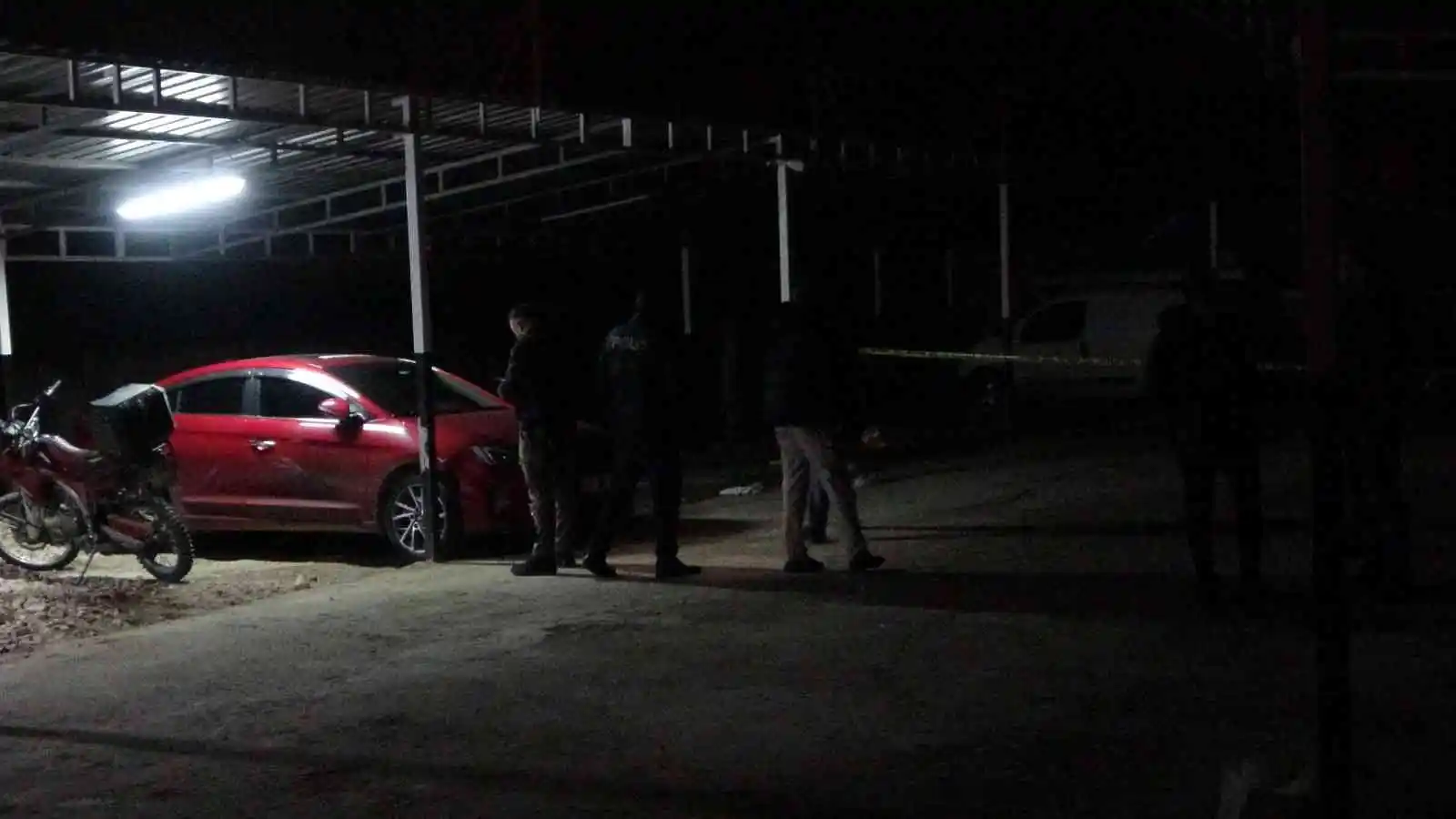 Alacak verecek meselesinde otoparkta kurşunlar havada uçuştu: 1 yaralı
