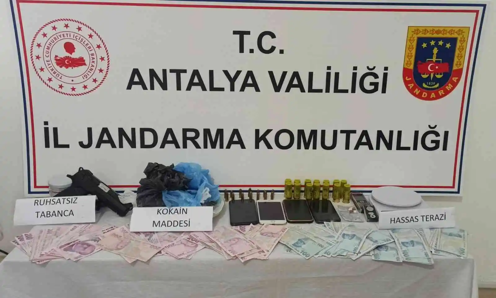 Alanya’da uyuşturucu operasyonunda 2 kişi tutuklandı