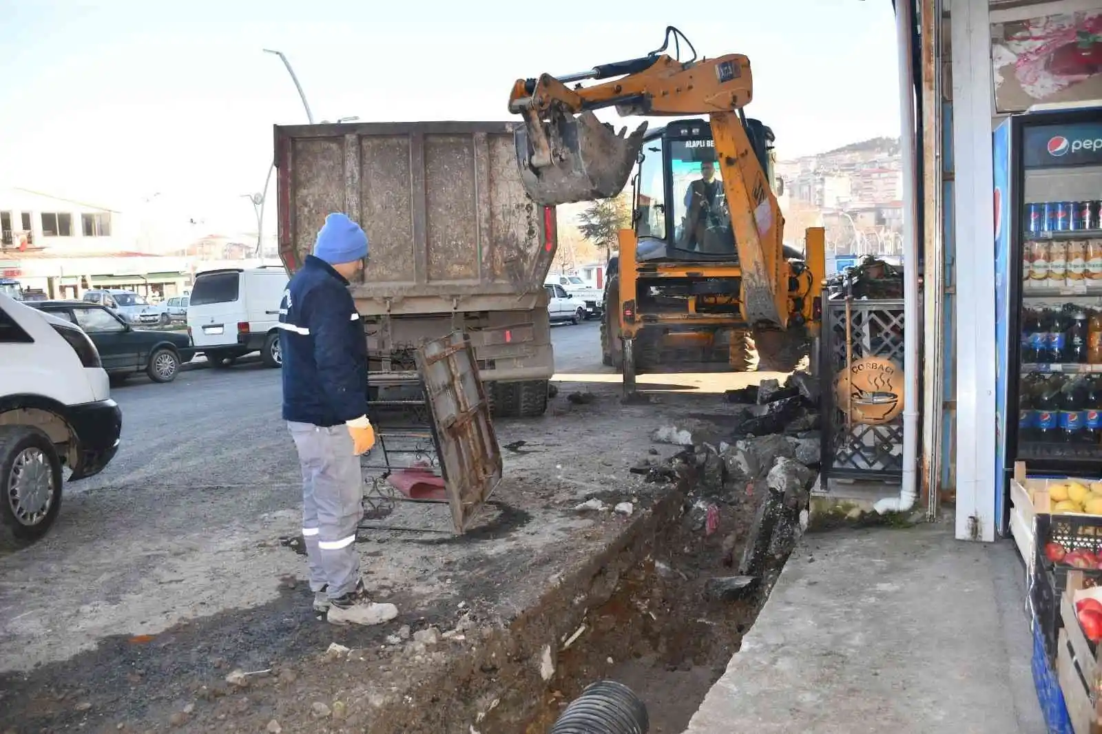 Alaplı Belediye Başkanı Tekin şantiye şefi gibi çalışıyor
