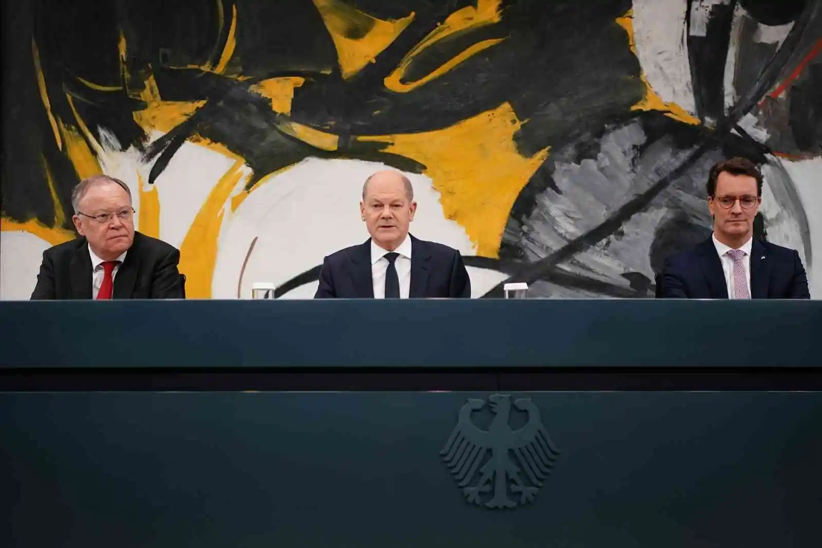 Almanya Başbakanı Scholz, eyalet başbakanları ile bir araya geldi
