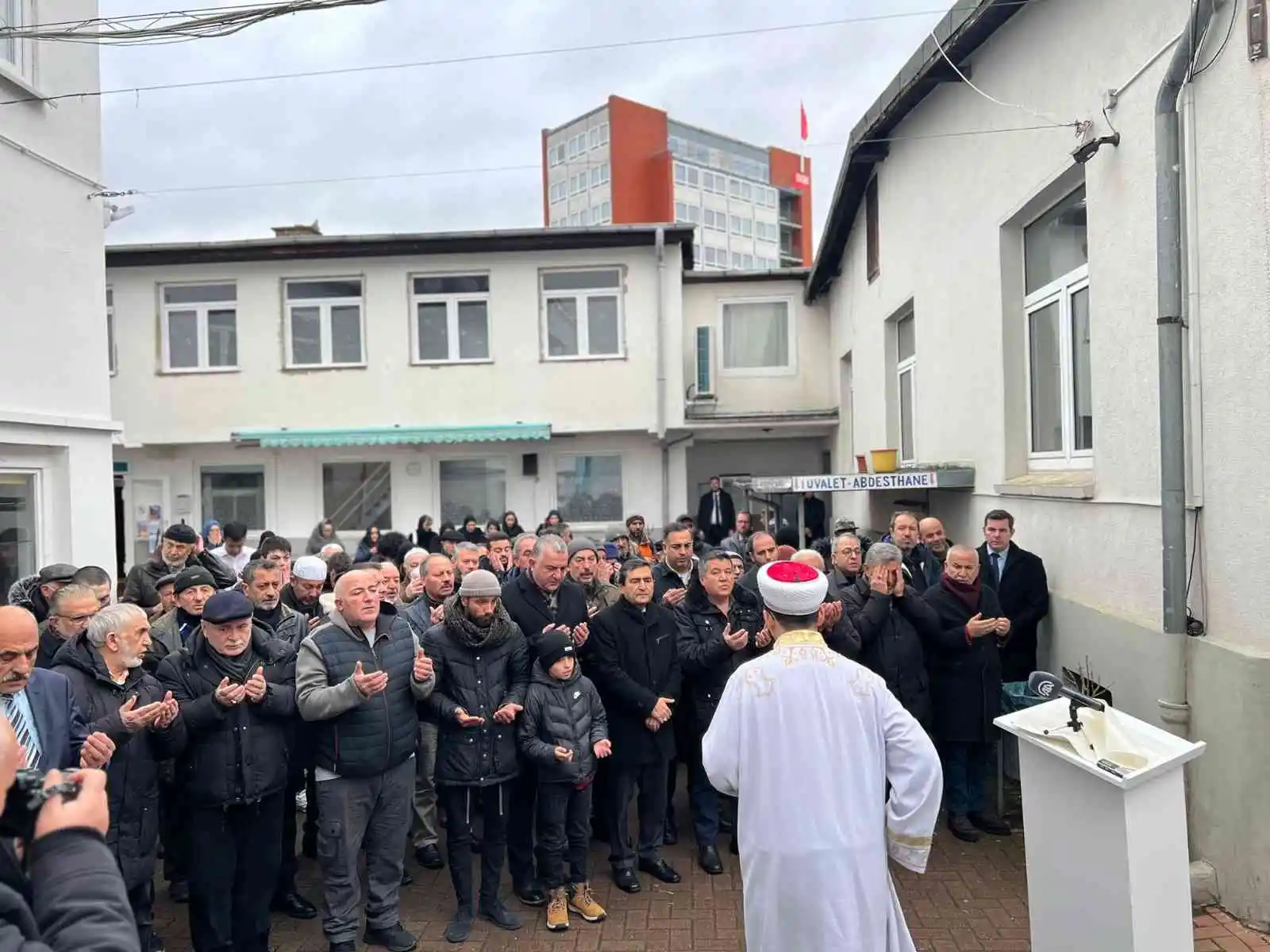 Almanya’da yanlışlıkla cenazesi yakılan Abdulkadir Sargın’ın külleri defnedildi
