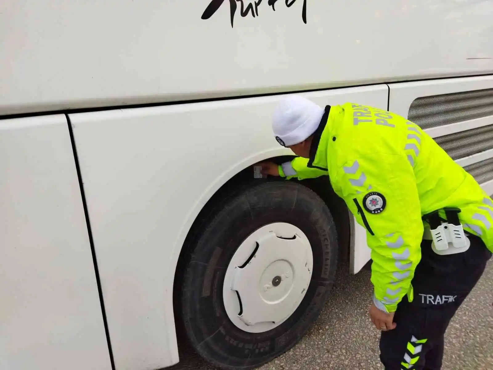 Amasya polisinden kış lastiği denetimi
