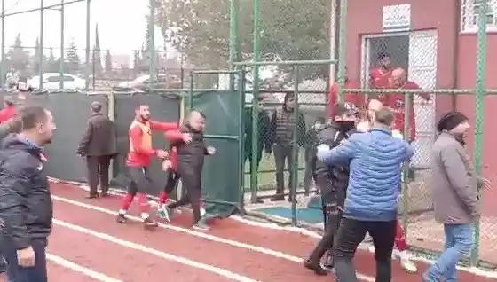 Amatör maçta olaylar çıktı