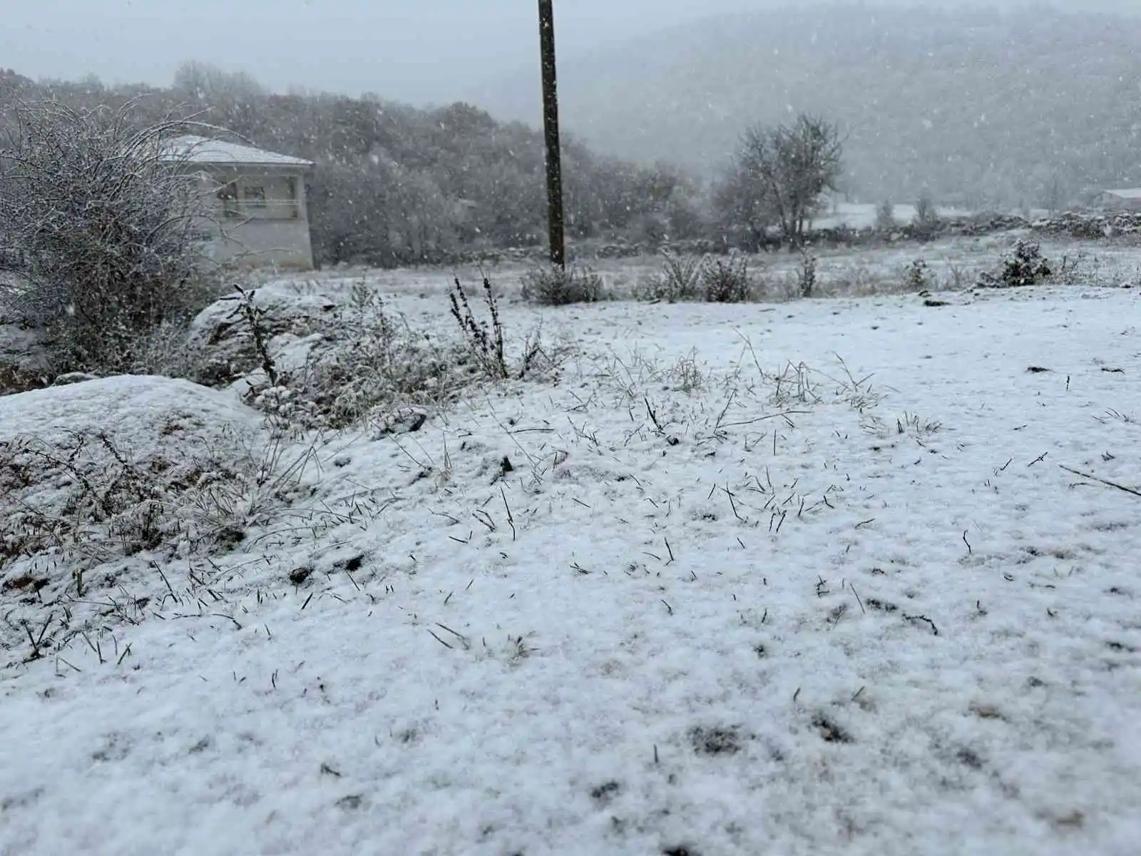 Ankara’ya mevsimin ilk karı düştü