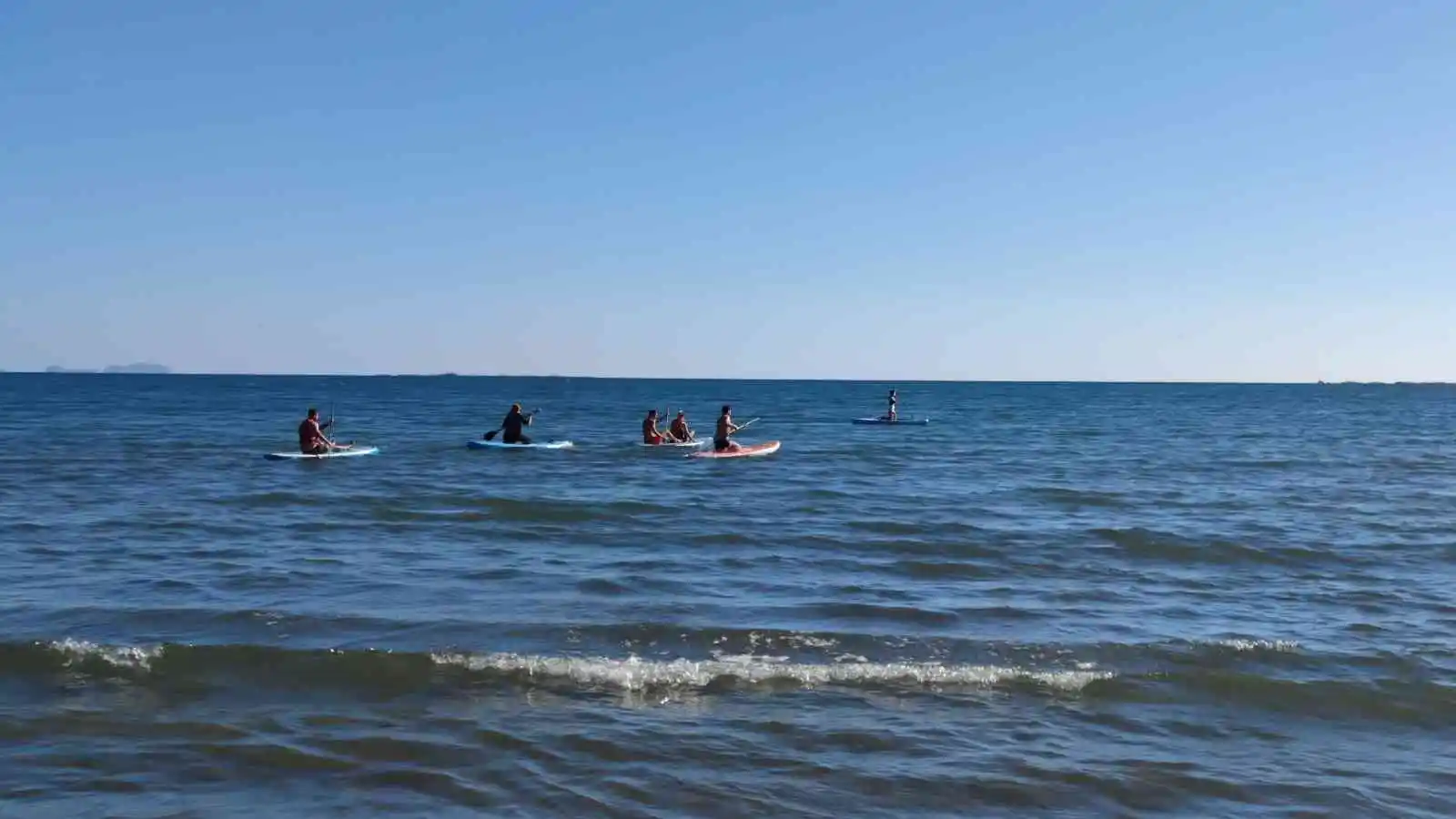 Antalya'da balık havuzunun patladığı söylentisi üzerine vatandaşlar sahile koştu
