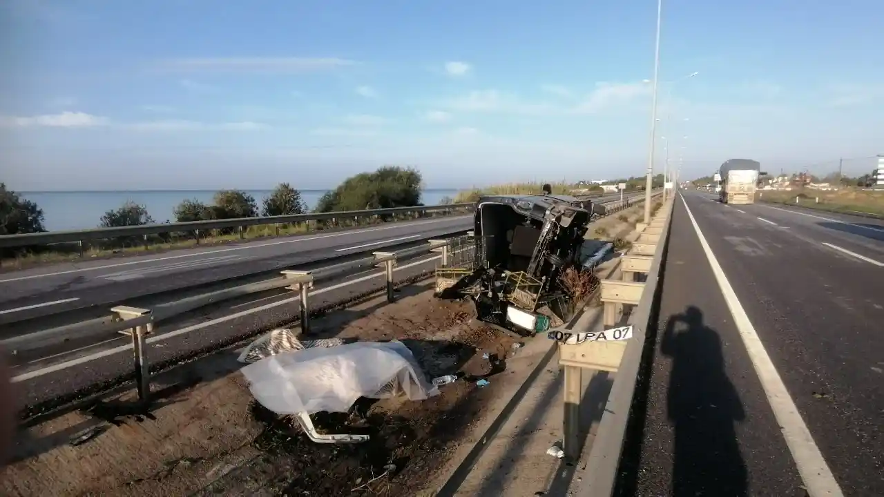 Antalya’da feci kaza: 1 ölü, 4 yaralı
