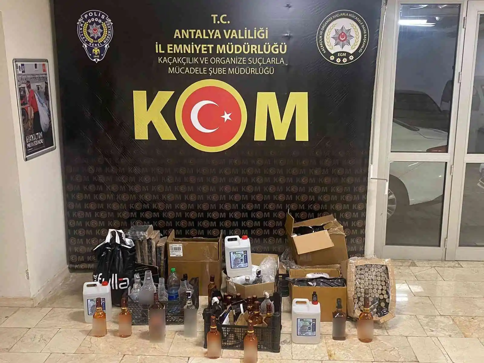 Antalya polisinden kaçakçılara geçit yok
