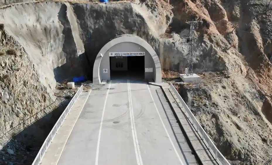 Artvin’de atıl duruma düşen karayolu tüneli mantar üretim tesisi haline geldi