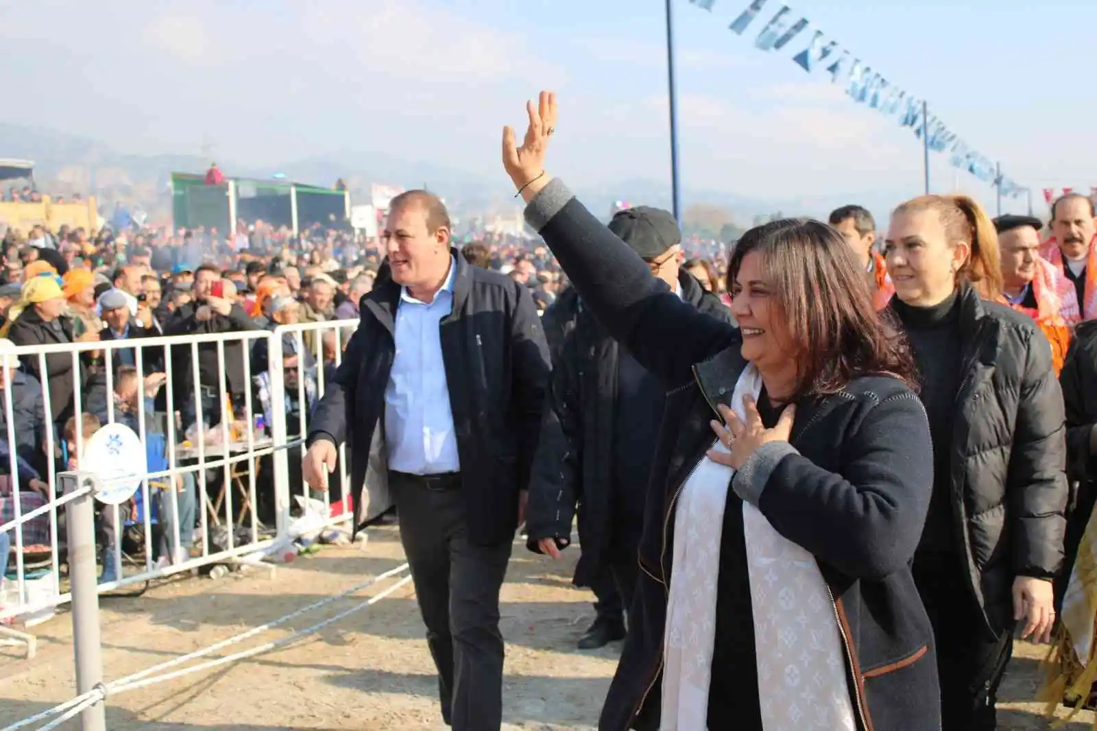 Aydın’da 160 deve kıran kırana güreşti