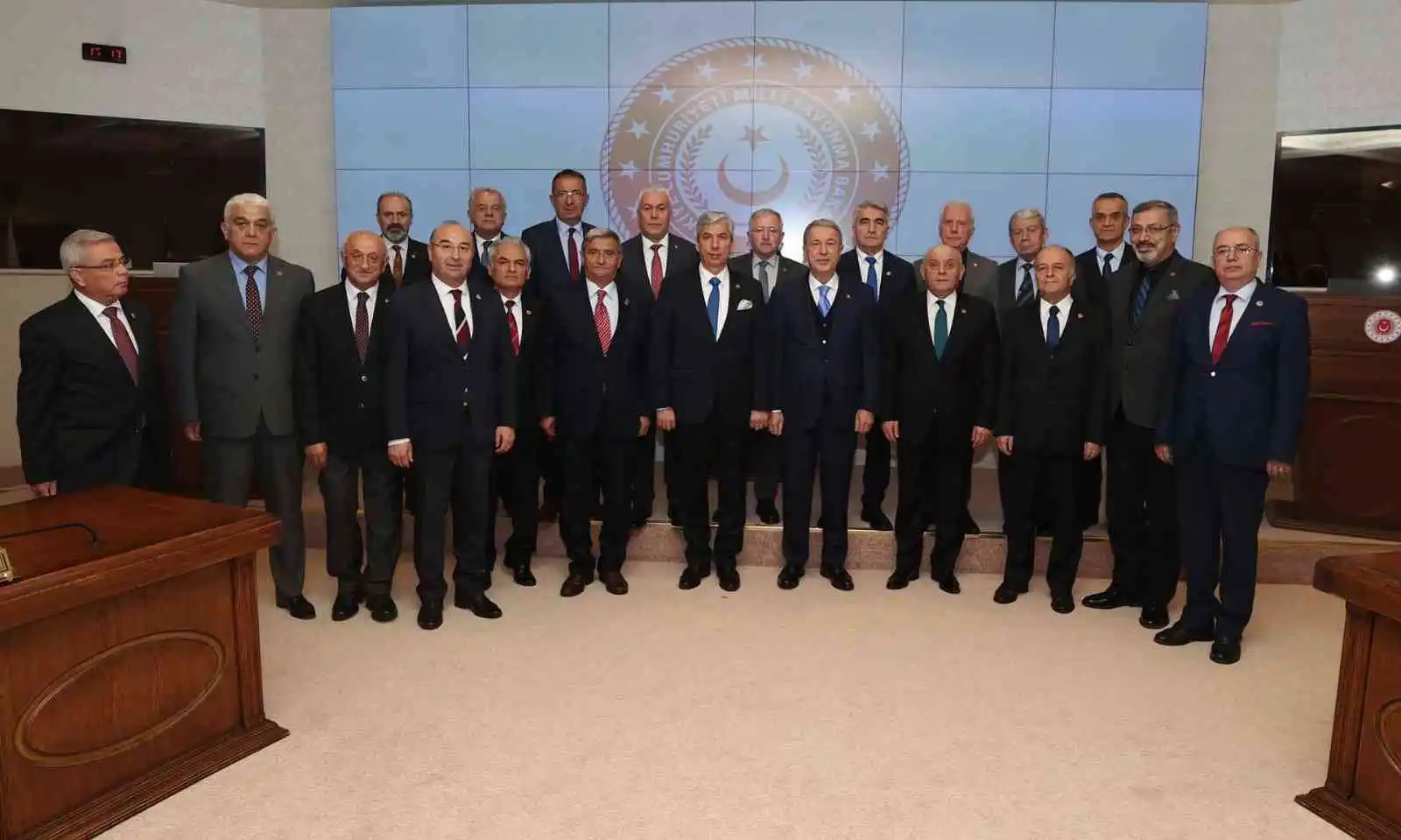 Bakan Akar, TEMAD Başkanı Dürgen ve beraberindeki dernek yönetimini kabul etti