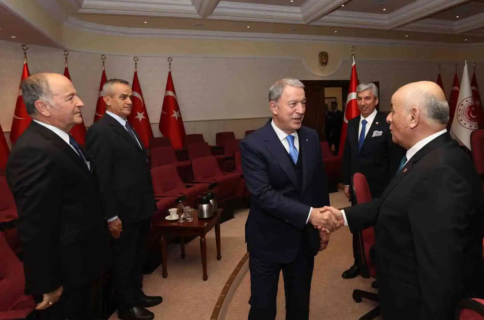 Bakan Akar, TEMAD Başkanı Dürgen ve beraberindeki dernek yönetimini kabul etti