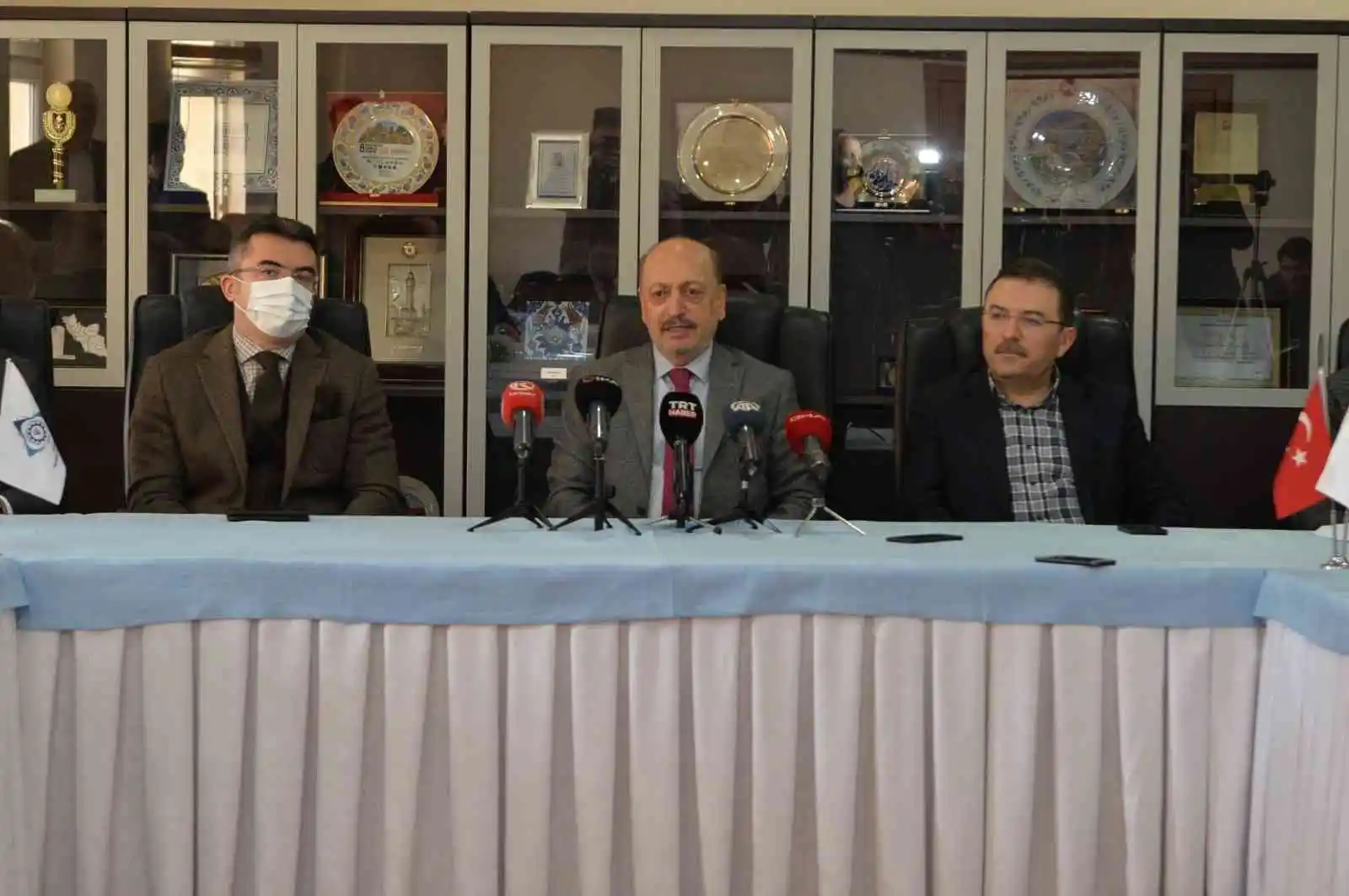 Bakan Bilgin’den ’asgari ücret ve EYT’ açıklaması
