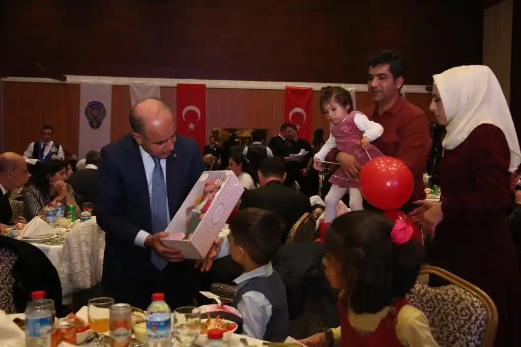 Bakan Soylu: “Sevgi bütün engelleri aşar”
