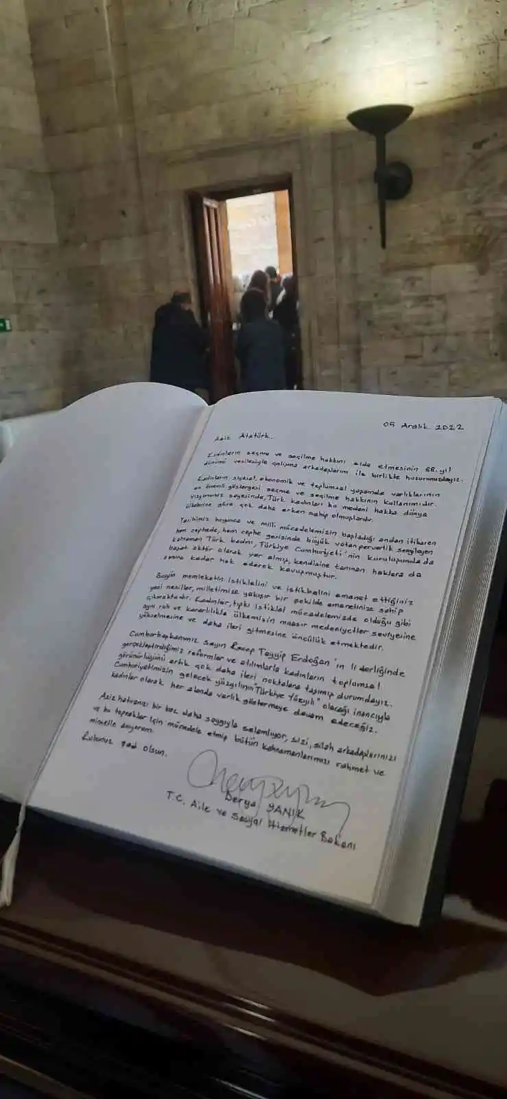 Bakan Yanık: “Türk kadını, kendisine tanınan haklara sonuna kadar hak ederek kavuşmuştur”