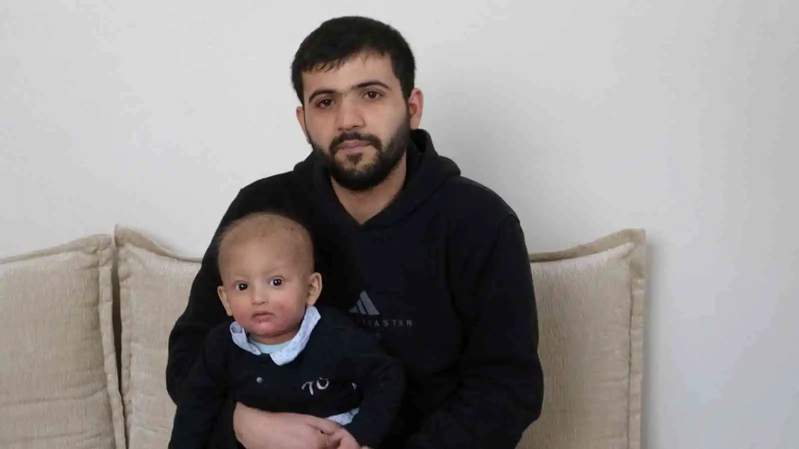 ’Balık pulu’ hastalığıyla yaşayan çocuğun hayatı kabusa döndü